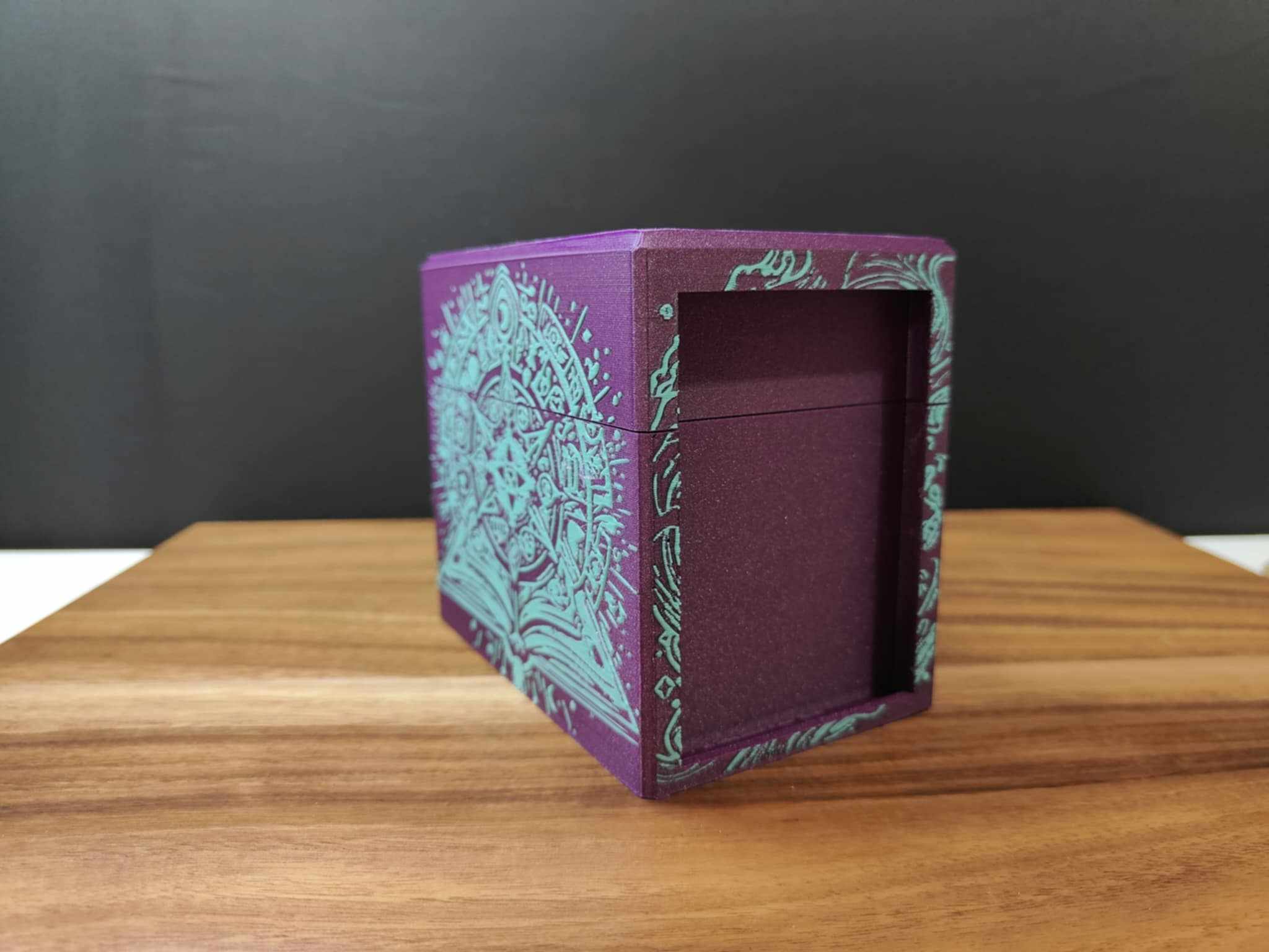 Layer Forge -  Flesh And Blood Deck Box | Boutique FDB