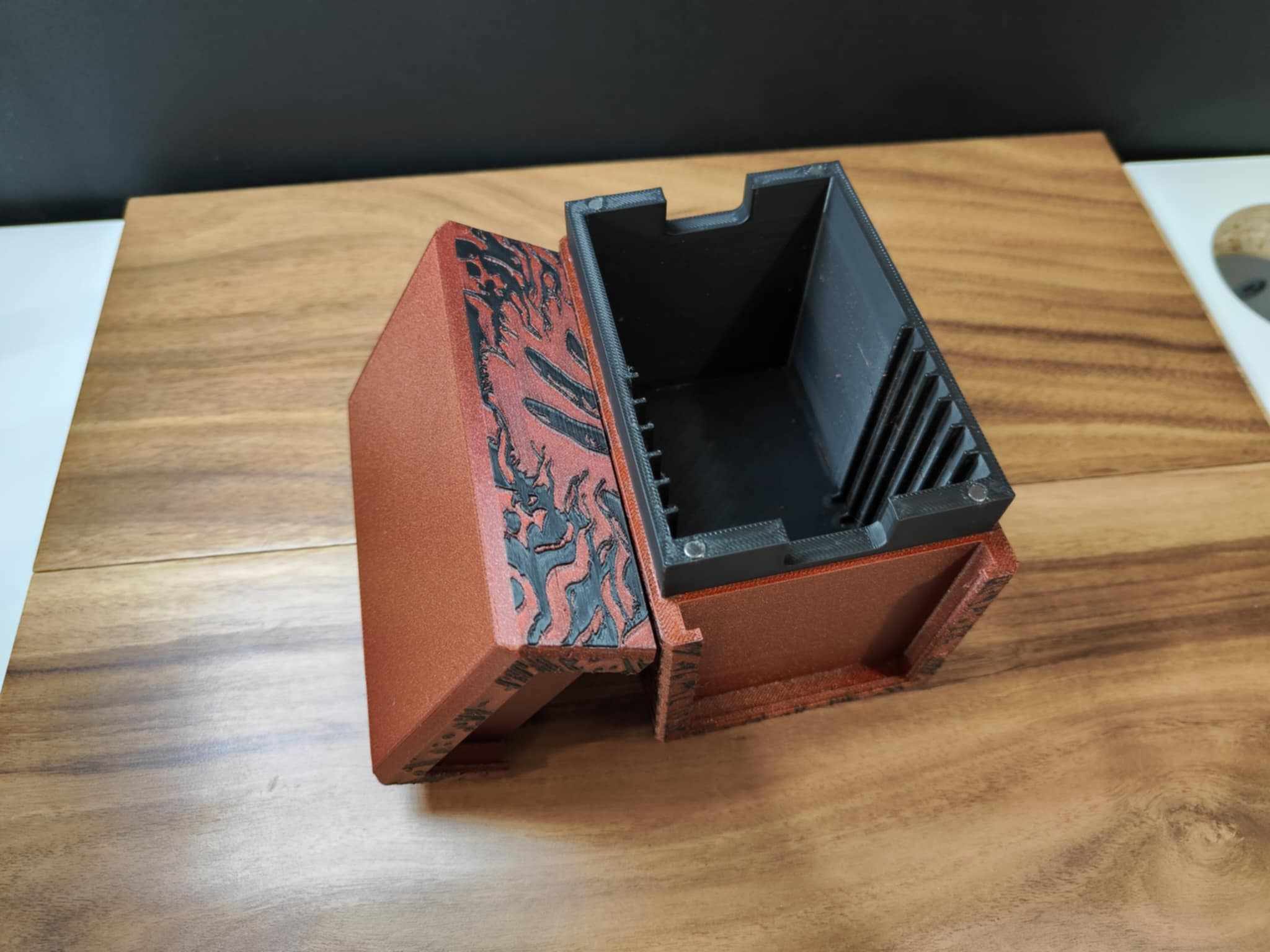 Layer Forge -  Flesh And Blood Deck Box | Boutique FDB