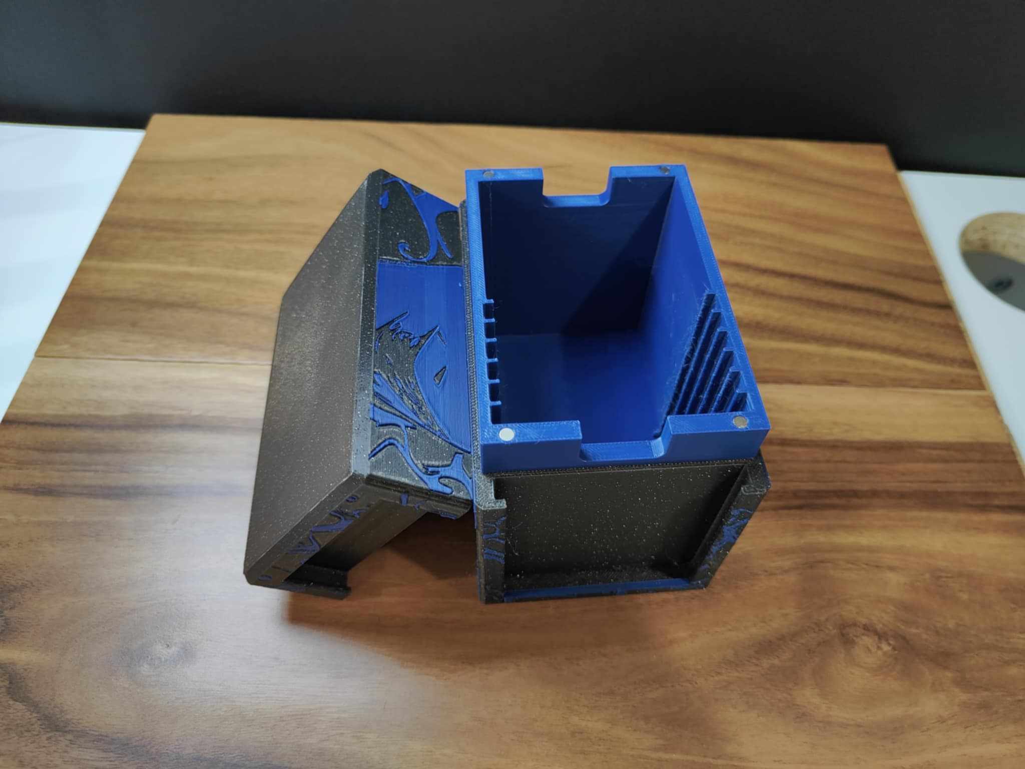 Layer Forge -  Flesh And Blood Deck Box | Boutique FDB